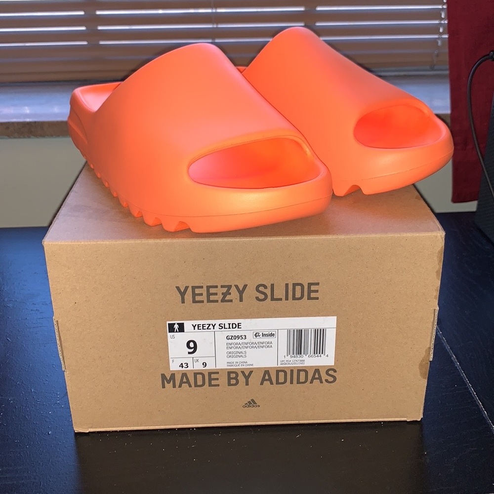 Yeezy Slides Enflame Orange